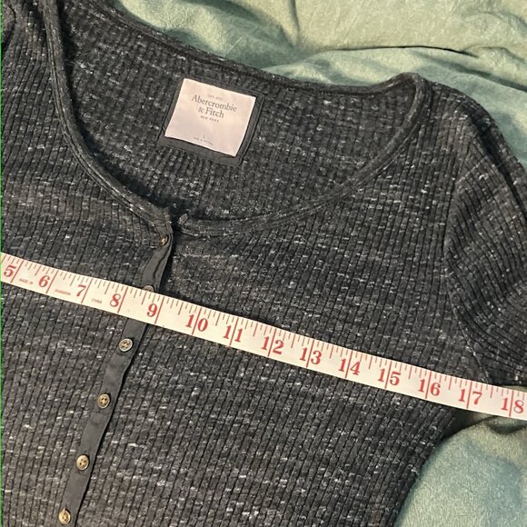 Abercrombie & Fitch Henley Shirt Womens L Gray Stretch Ribbed Y2K Fitted Bella - Picture 5 of 6